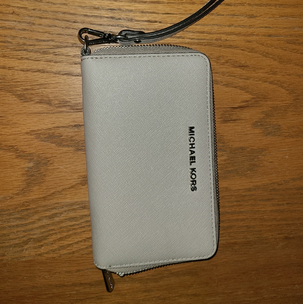 Michael Kors Wristlet Wallet